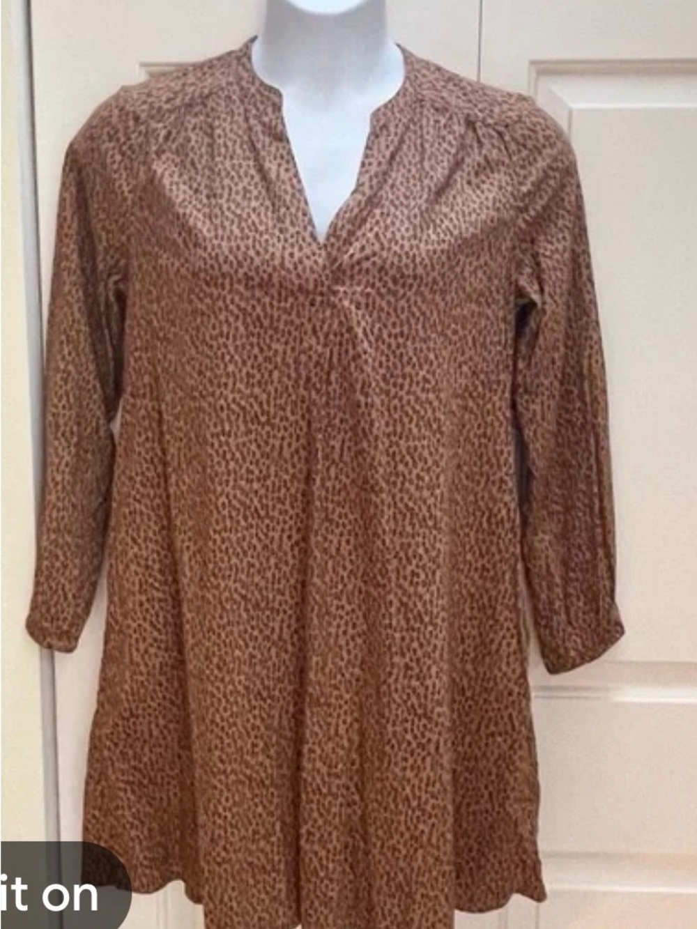 GAP Tan Leopard-Print V-Neck Tunic mini dress. EUC size M. With tie belt.